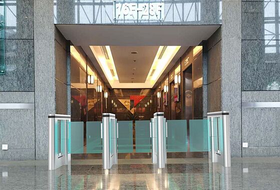 kopen 800 mm baan halve hoogte swing barrière poort met acryl bladen online manufacture